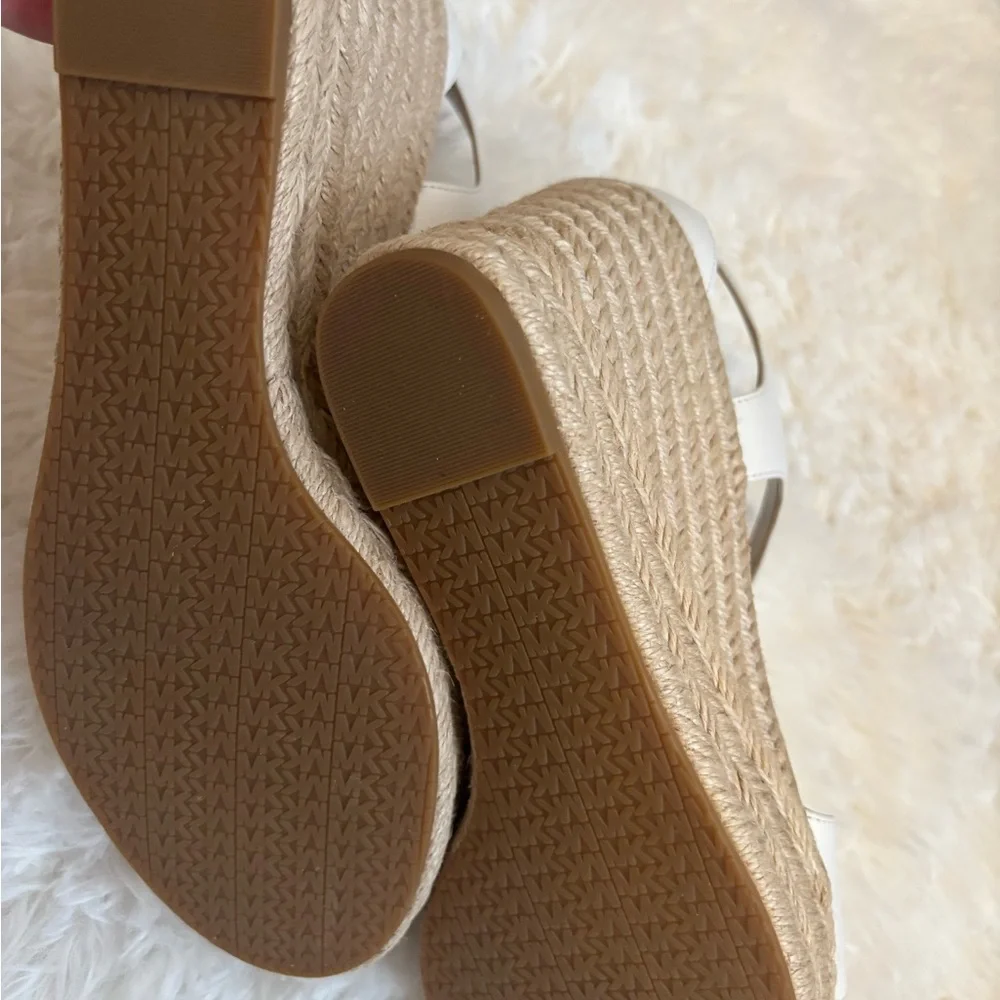 Michael Kors Cream Wedge Sandals with Gold Zipper - Picture 5 of 6